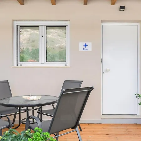 Homes Bluegreen - Beachfront, Pool, Garden And Bbq - Near Heraklion *
