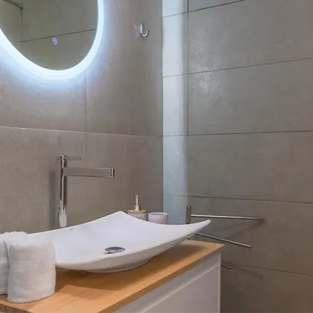 Homes Bluegreen - Beachfront, Pool, Garden And Bbq - Near Heraklion 리가리아